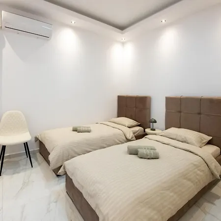 Navarino Lux *
